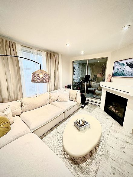 307 1345 Comox Street