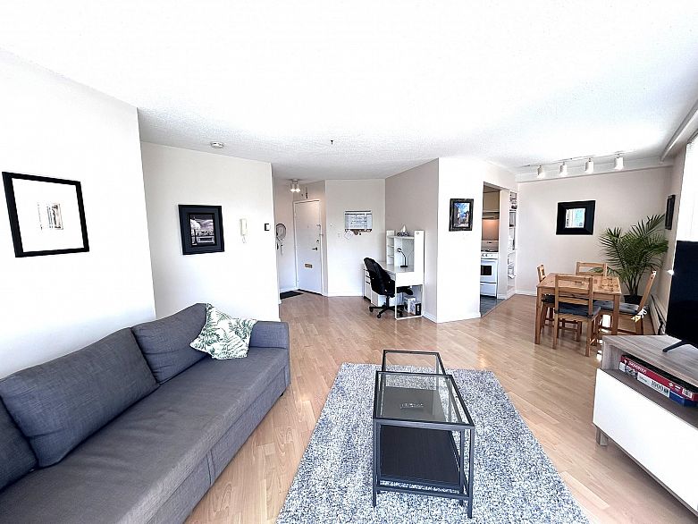 303 4691 W 10th Avenue