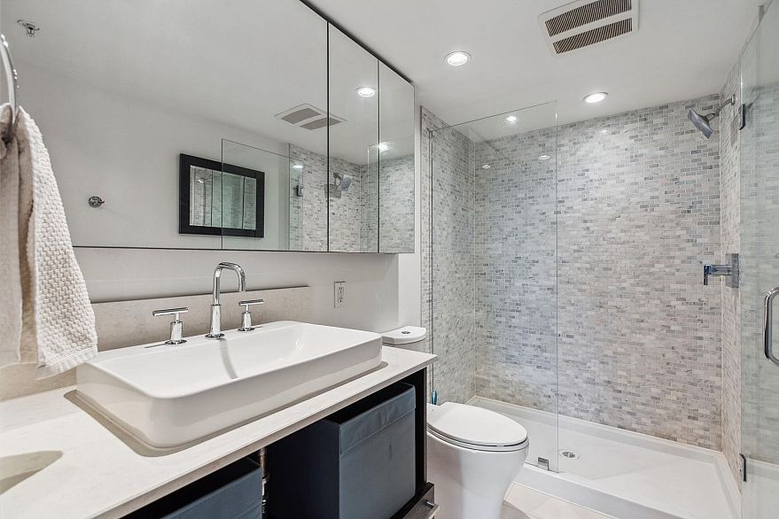 808 189 Keefer Street