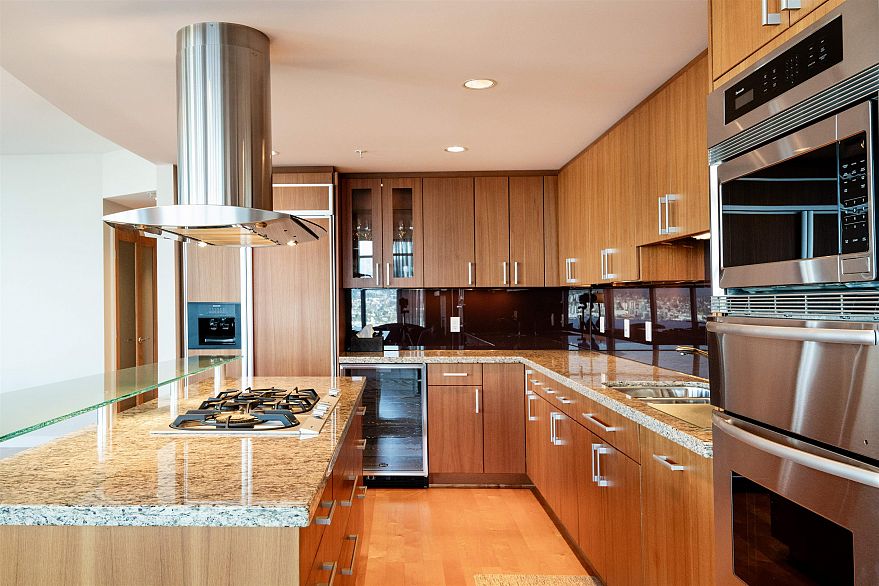 3402 1281 W Cordova Street