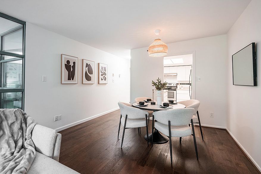 301 1159 Main Street