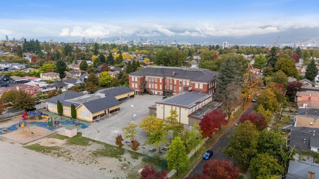 4805 Inverness Street