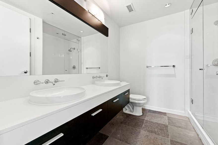 703 2528 Maple Street