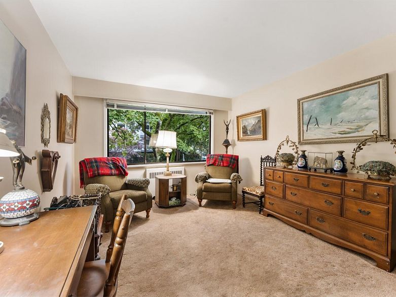 201 1695 W 10th Avenue