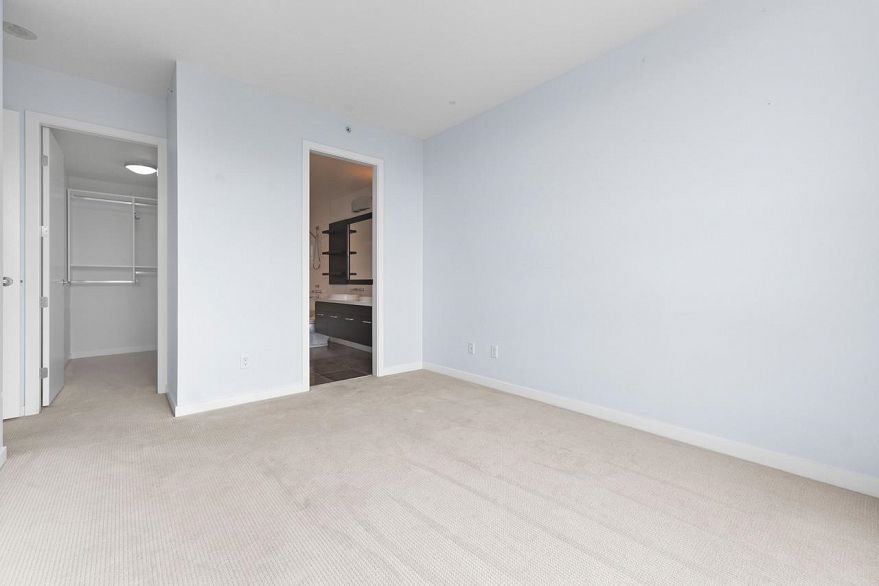 703 2528 Maple Street