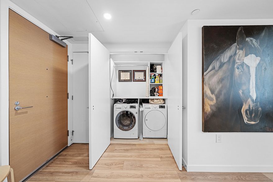 302 210 E 5th Avenue