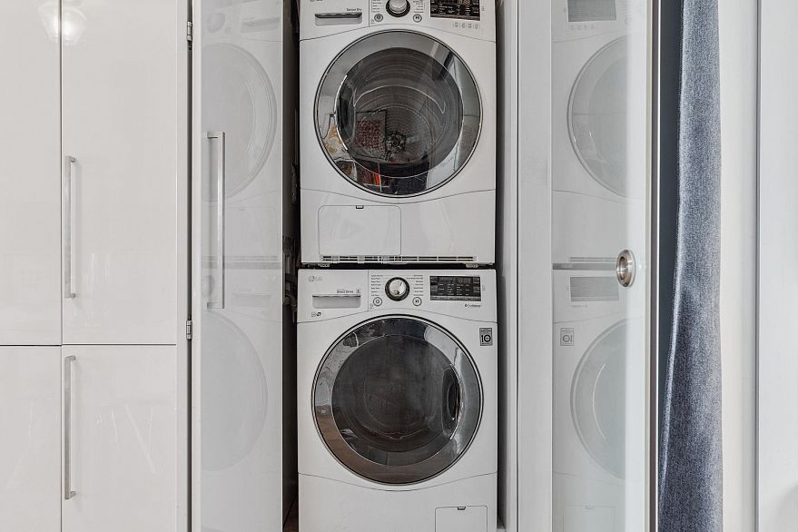 808 189 Keefer Street