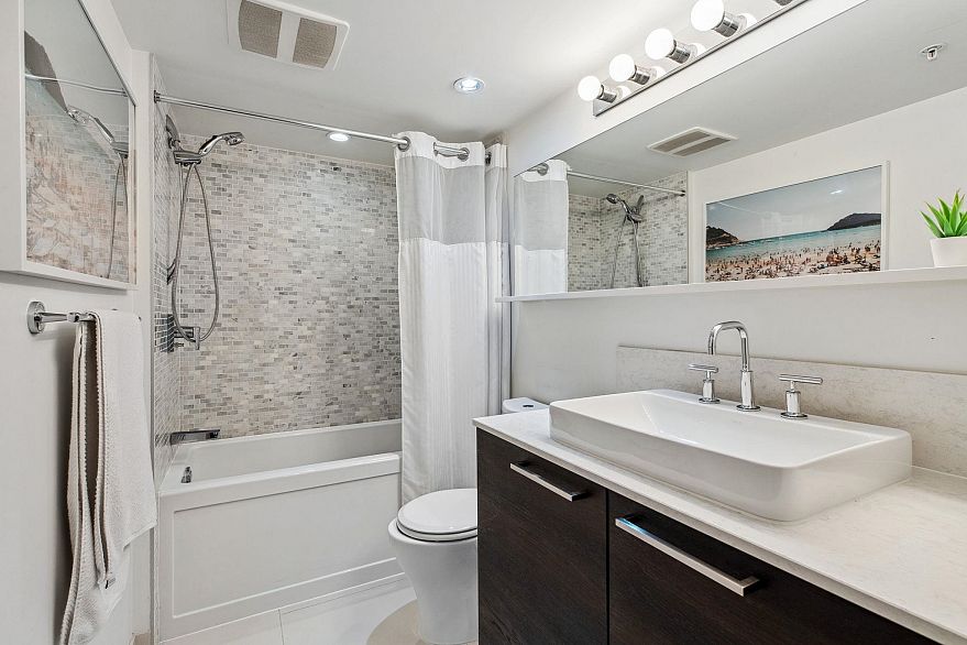 808 189 Keefer Street