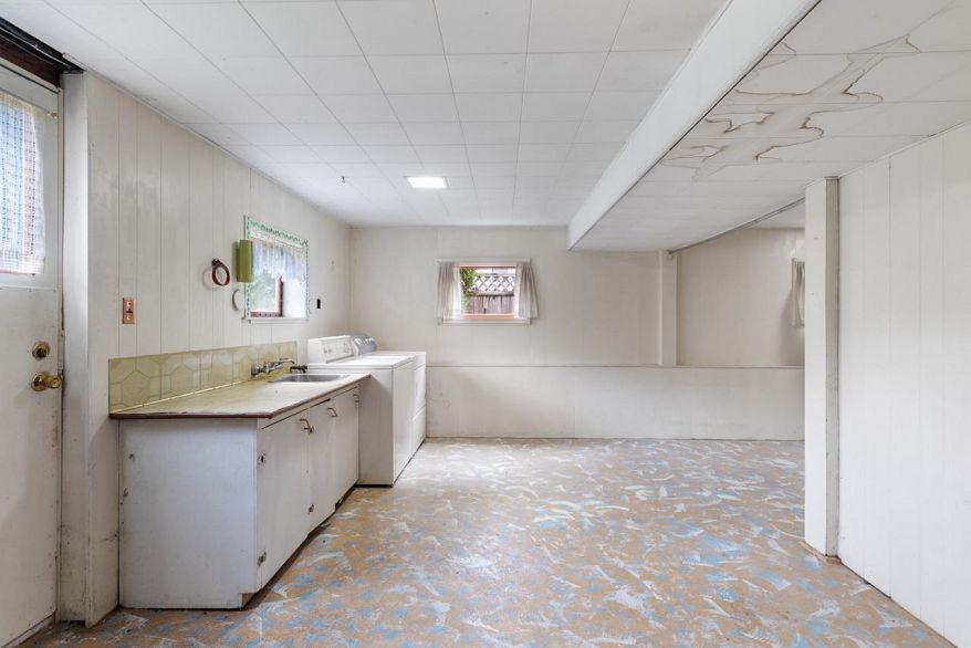 4805 Inverness Street