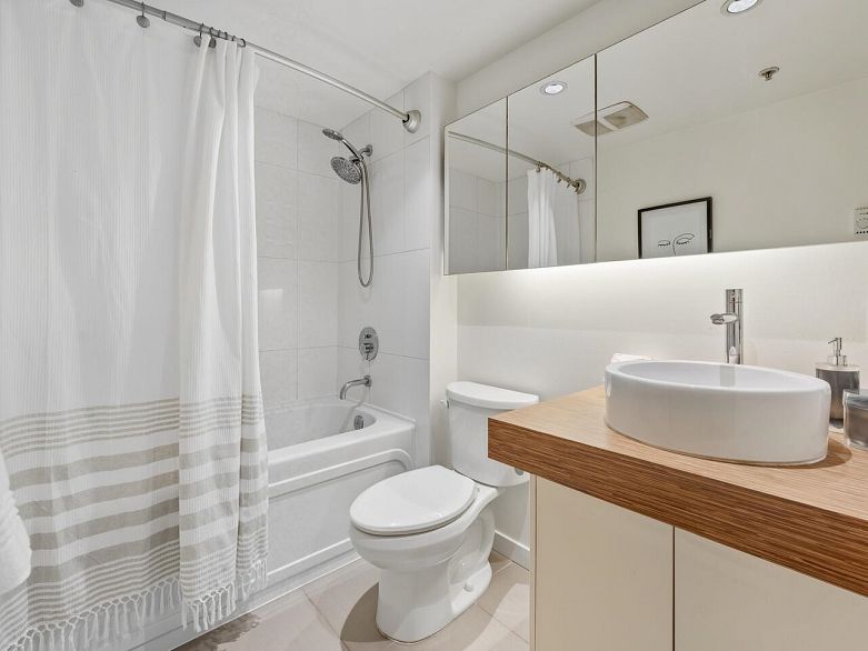 209 168 Powell Street