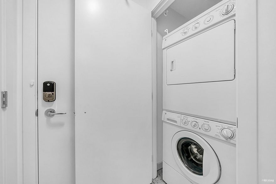 1210 833 Seymour Street