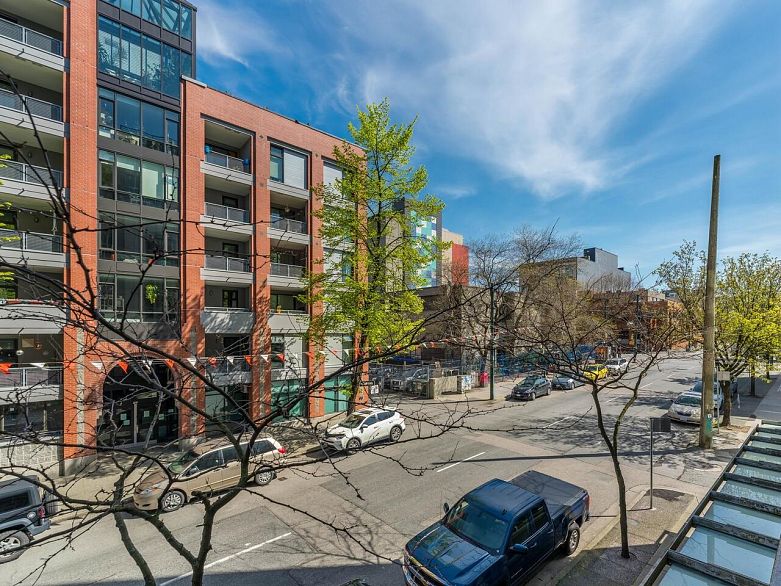 209 168 Powell Street