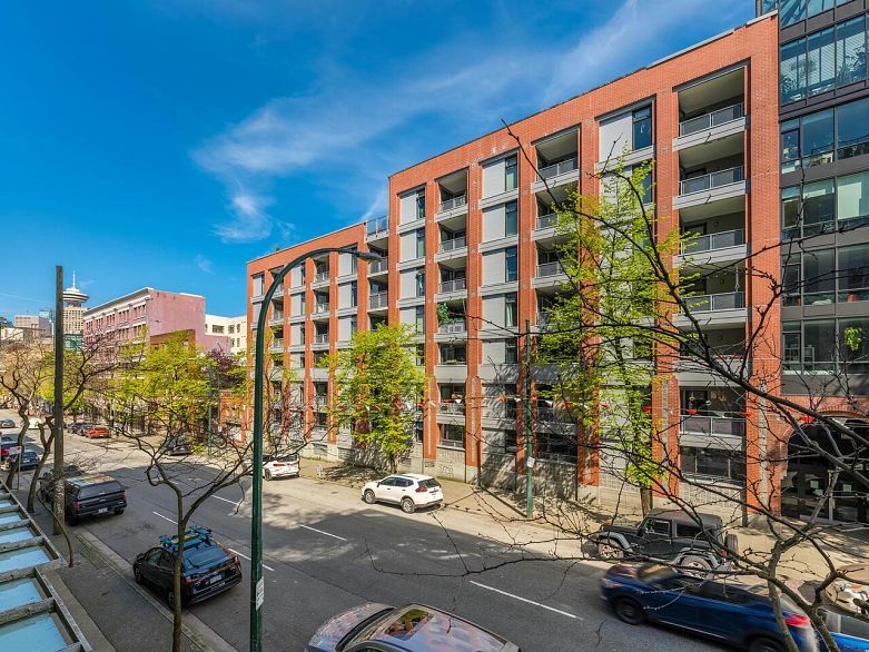 209 168 Powell Street