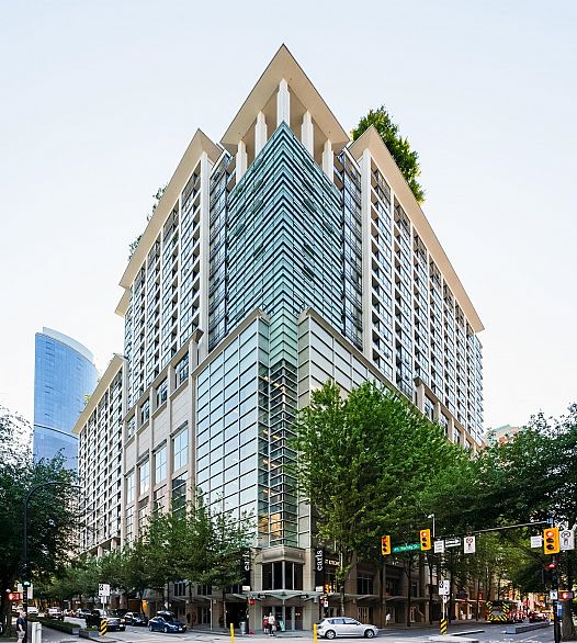 2205 938 Smithe Street