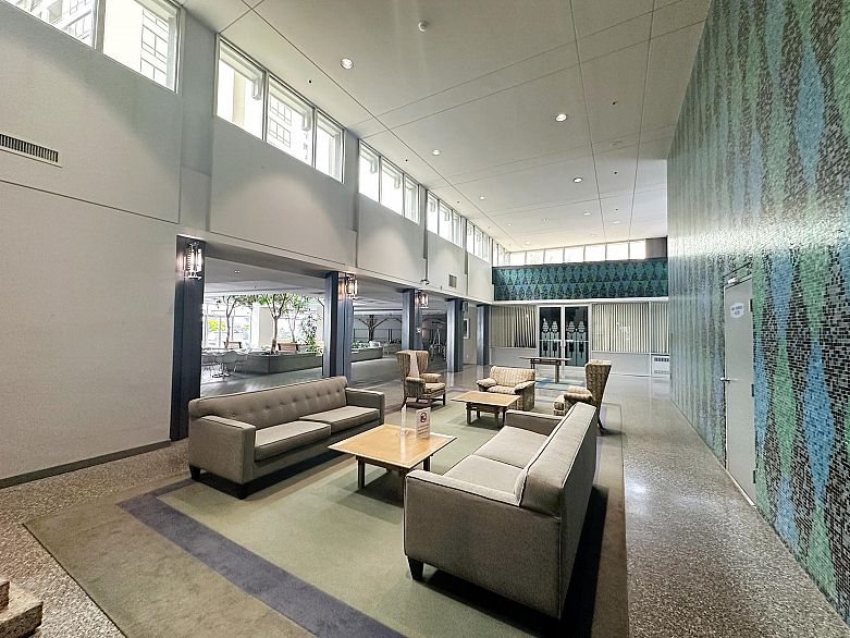 1401 989 Nelson Street