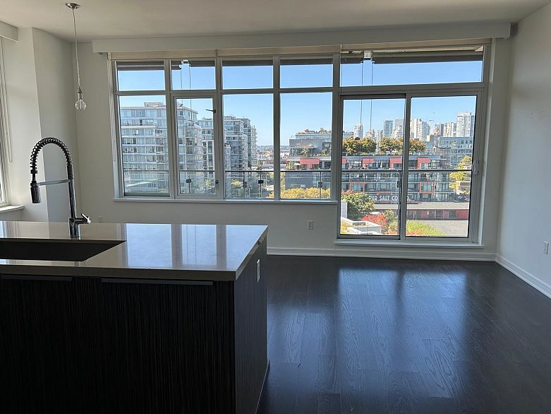 1010 1661 Ontario Street