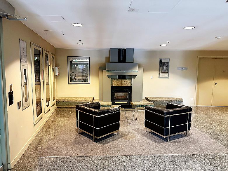 1401 989 Nelson Street