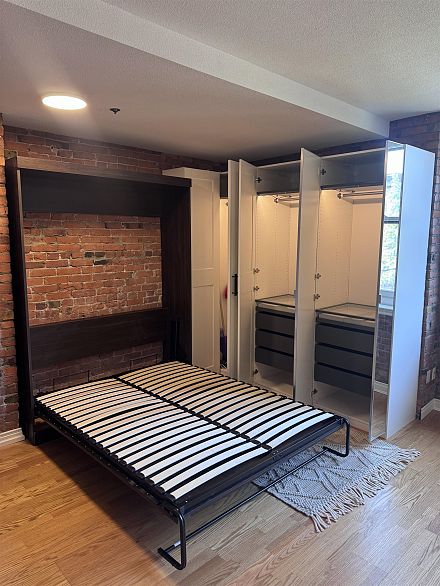 301 233 Abbott Street