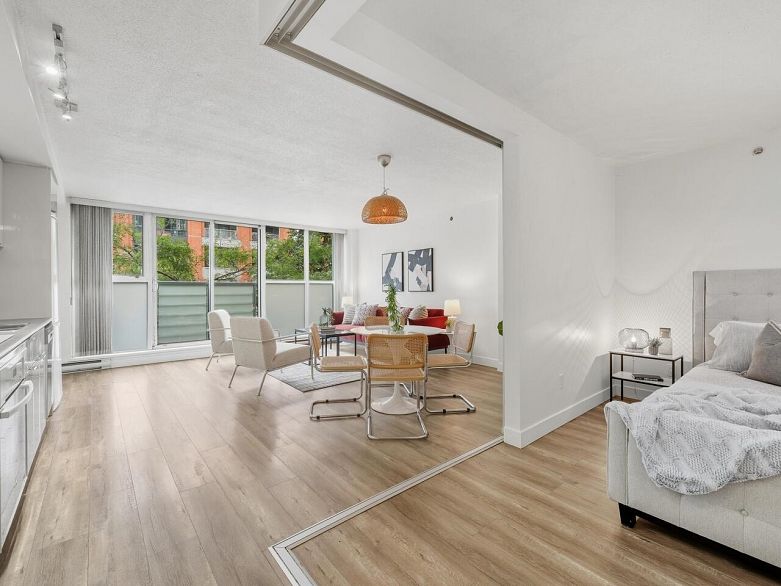 209 168 Powell Street