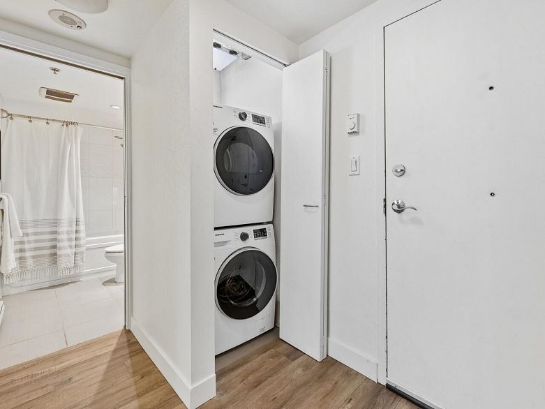 209 168 Powell Street