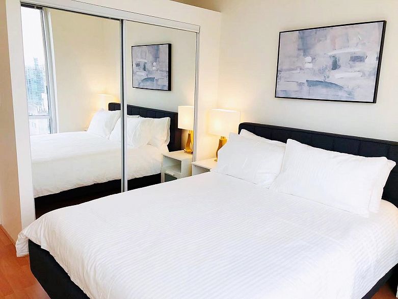 1401 989 Nelson Street