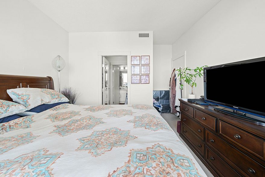 3802 1189 Melville Street