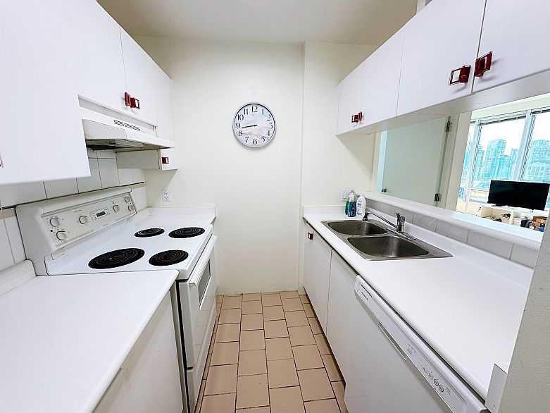 1401 989 Nelson Street