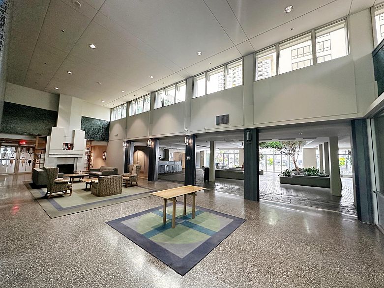 1401 989 Nelson Street