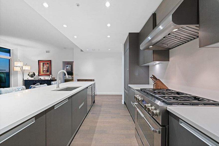 1606 288 W 1st Avenue