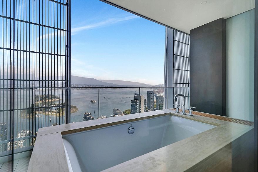 PH1 1568 Alberni Street