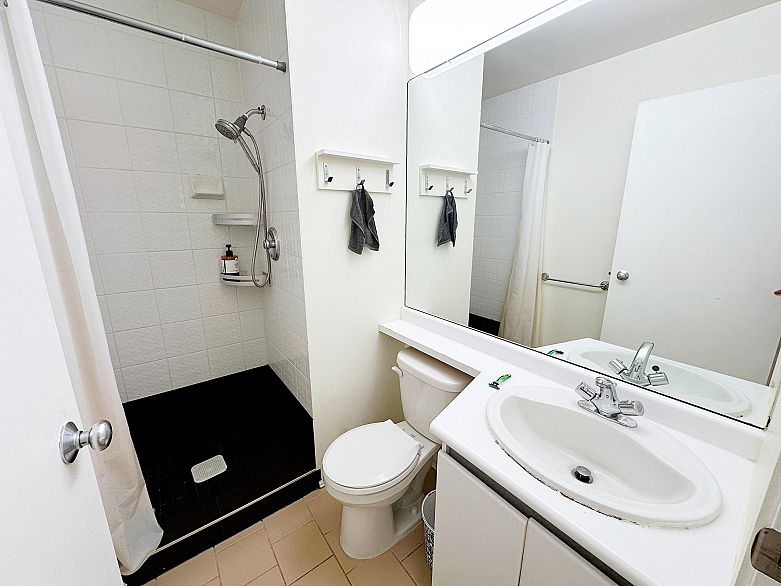 1401 989 Nelson Street