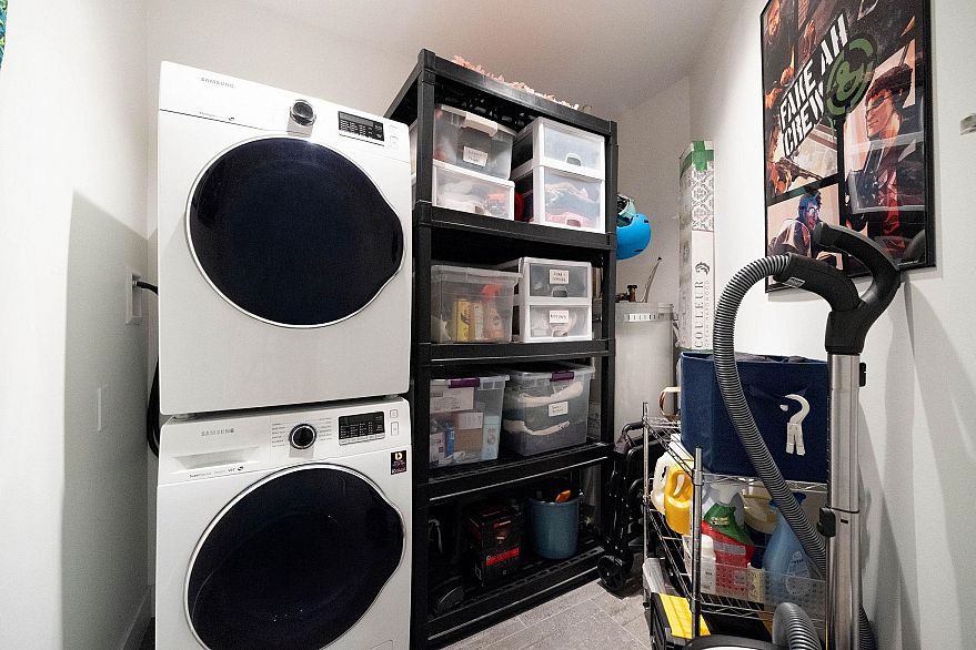 311 1274 Barclay Street