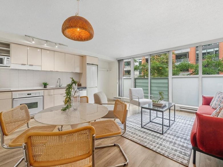 209 168 Powell Street