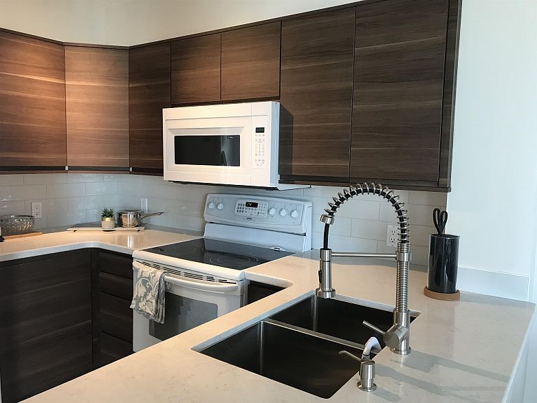 1606 1277 Nelson Street