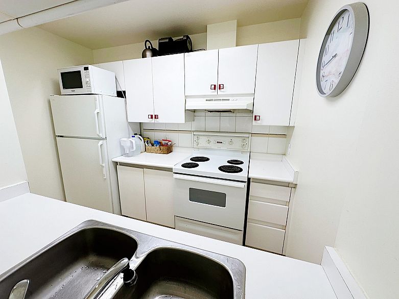 1401 989 Nelson Street