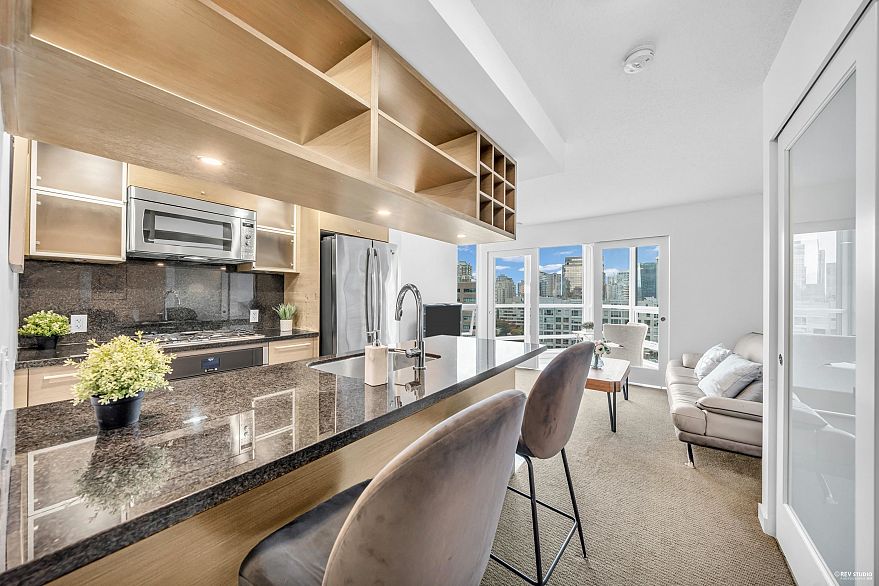 1210 833 Seymour Street