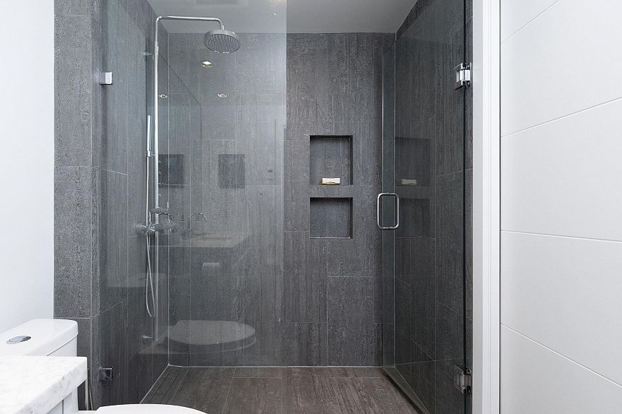 311 1274 Barclay Street