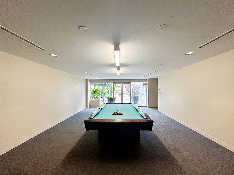 1401 989 Nelson Street