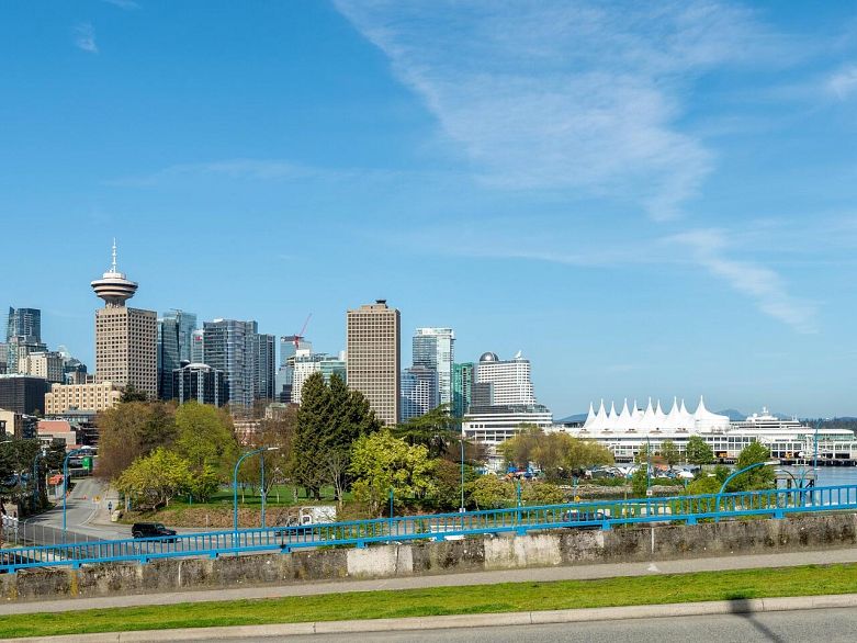 209 168 Powell Street