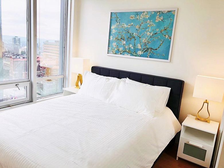 1401 989 Nelson Street