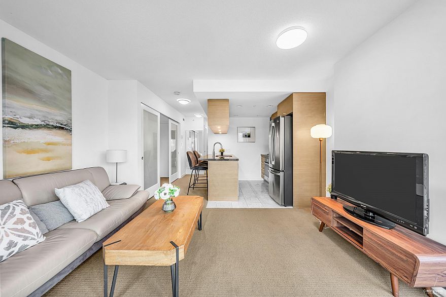 1210 833 Seymour Street