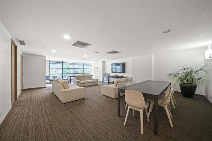 1106 980 Cooperage Way