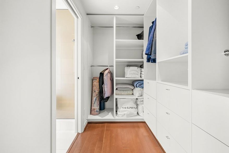 2101 1139 W Cordova Street