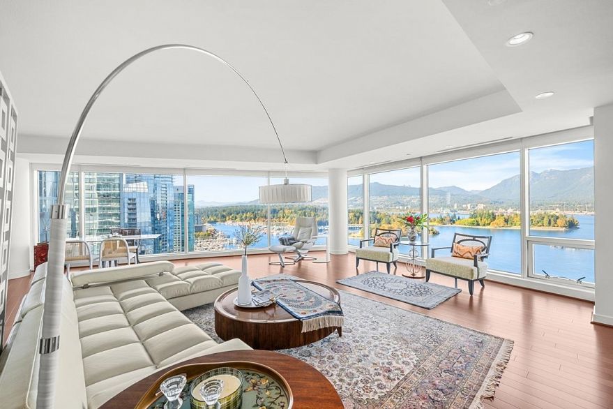 2101 1139 W Cordova Street