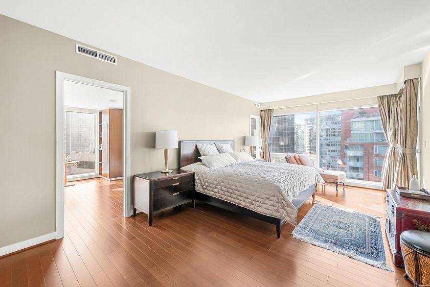 2101 1139 W Cordova Street