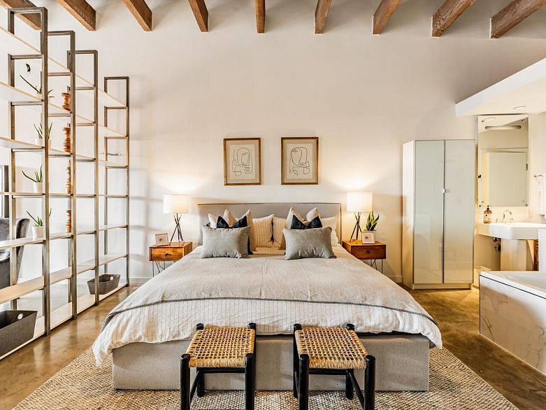 515 55 E Cordova Street