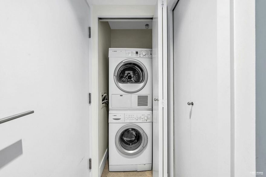 3307 1111 Alberni Street