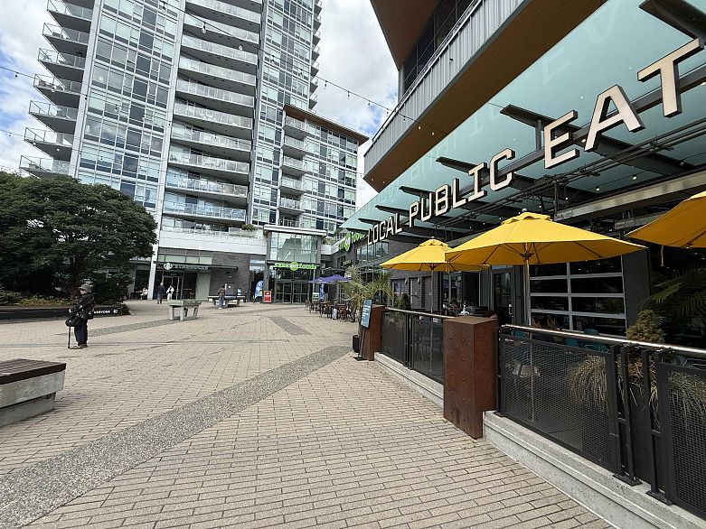 202 1820 E Kent Avenue