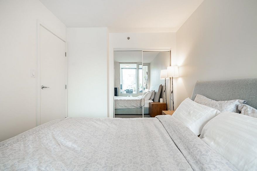 1003 822 Seymour Street