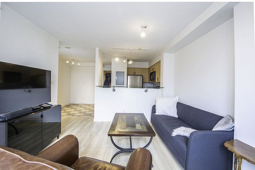 2510 63 Keefer Place